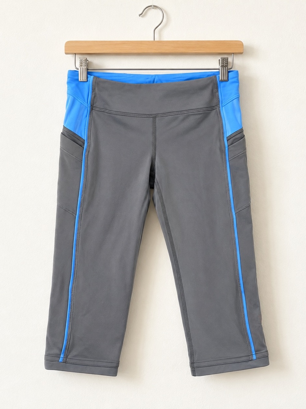 Ivivva by lululemon cropped capris leggings in grey in blue